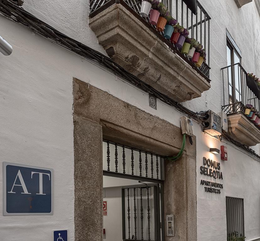 Apartamentos Turisticos Domus Seleqtia Plaza Mayor Caces Zewnętrze zdjęcie