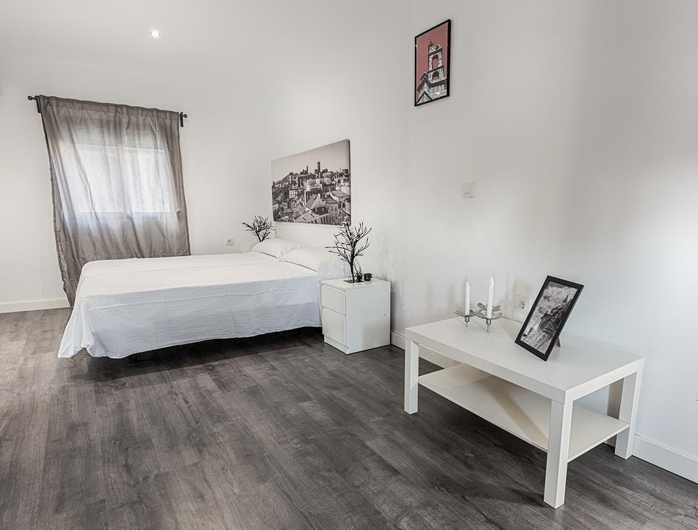 Apartamentos Turisticos Domus Seleqtia Plaza Mayor Caces Zewnętrze zdjęcie